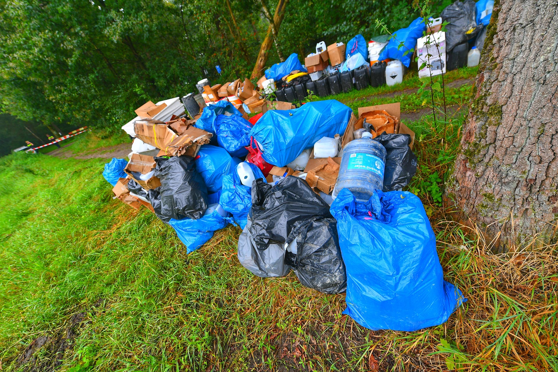 Grote hoeveelheid drugsafval gedumpt in buitengebied
