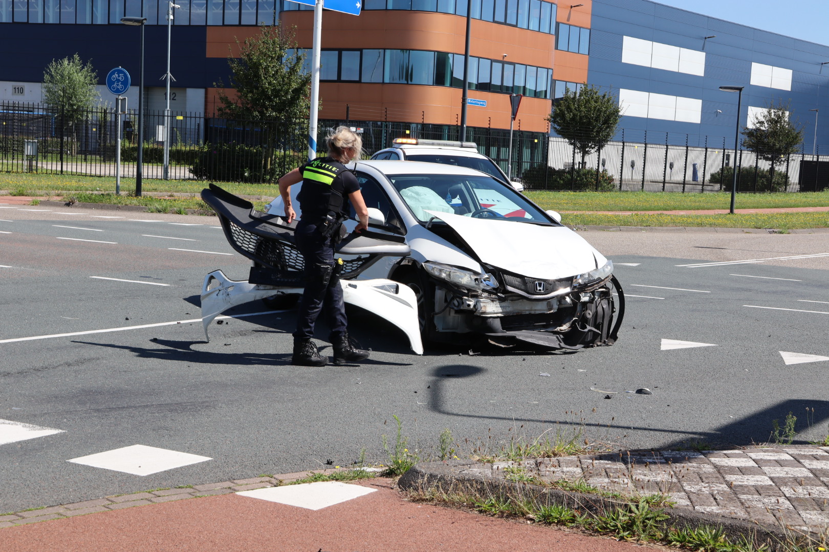 Veel schade na ongeval op kruising