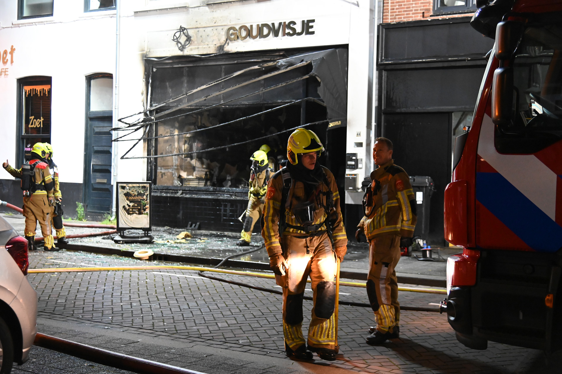 Viszaak verwoest door explosie, bewoners boven en naast pand geëvacueerd