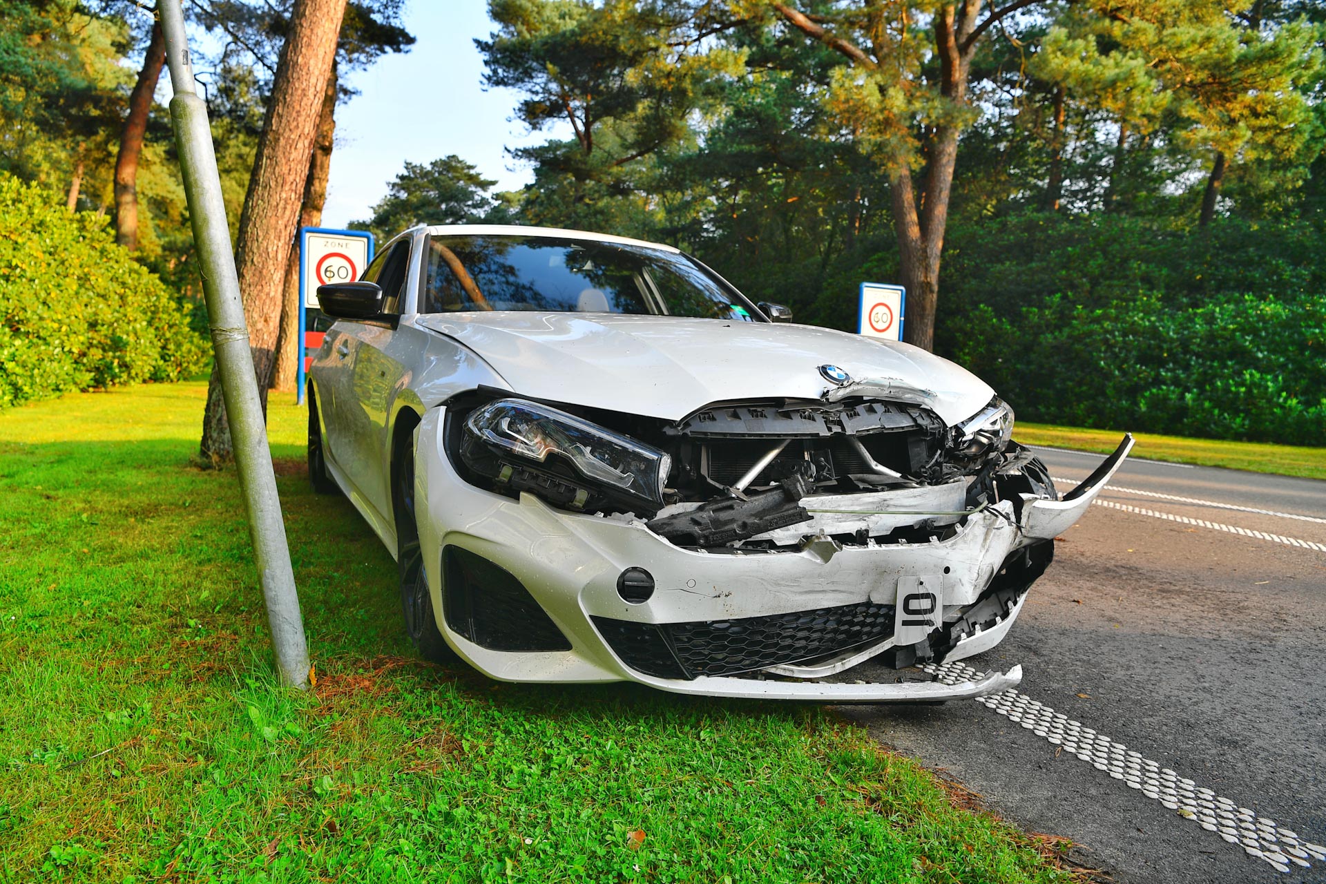 Veel schade na ongeval op t-splitsing