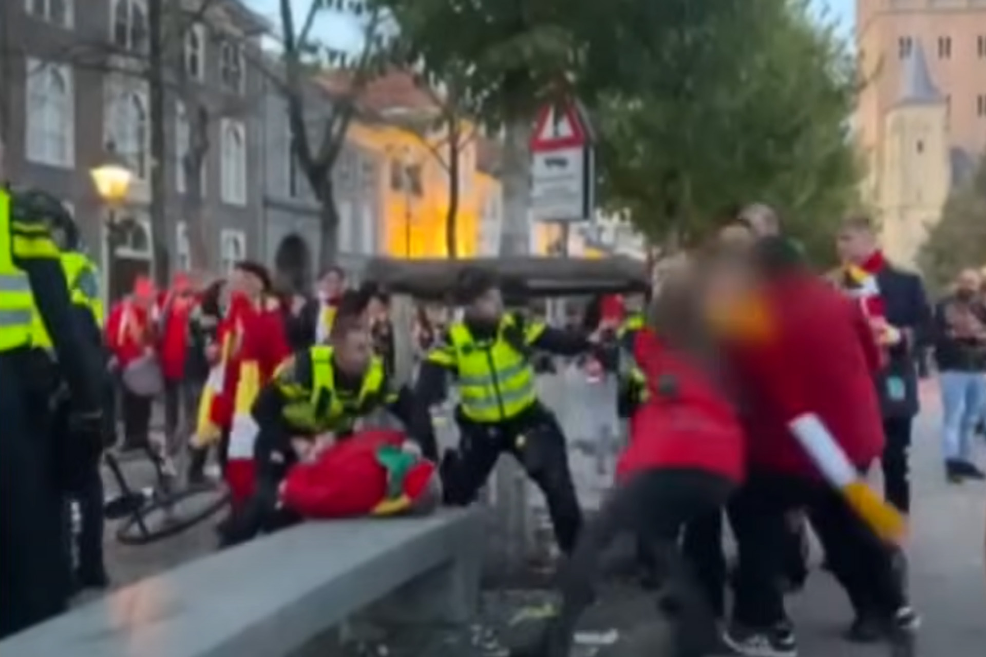 Fanfarelid krijgt taakstraf na slaan agent met trompet