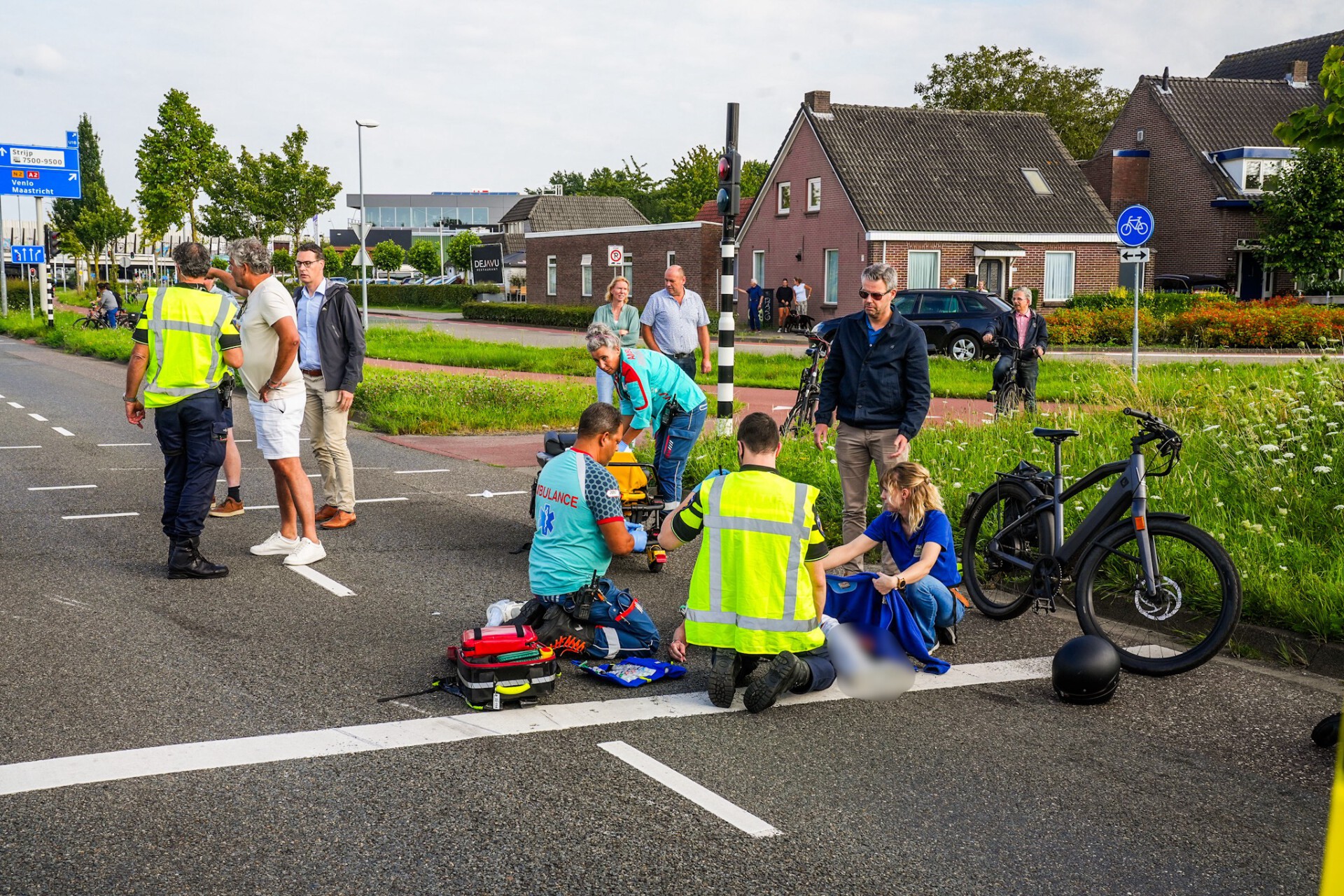 Vrouw raakt ernstig gewond bij aanrijding met motor