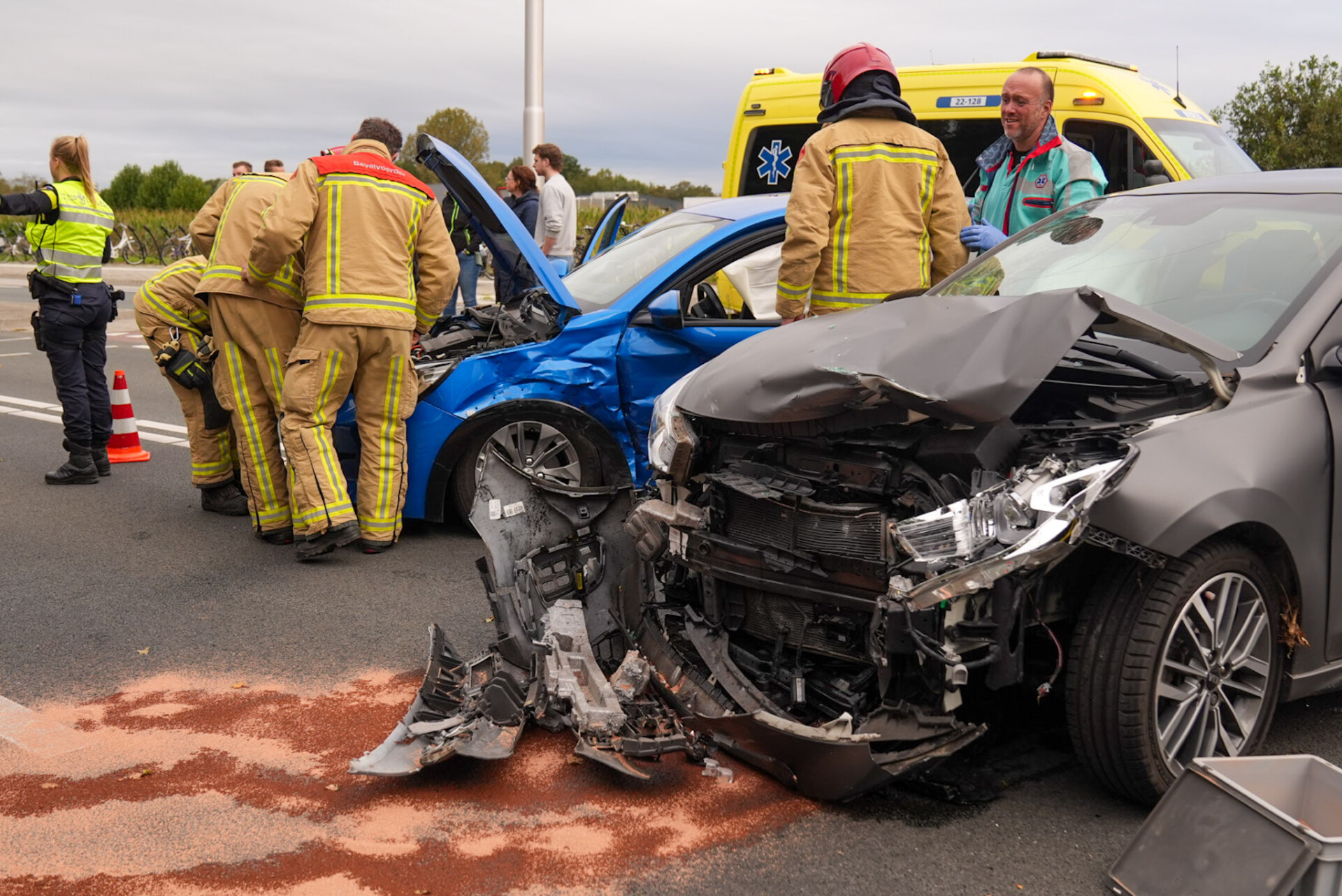 Veel schade na ongeval op kruising, geen gewonden