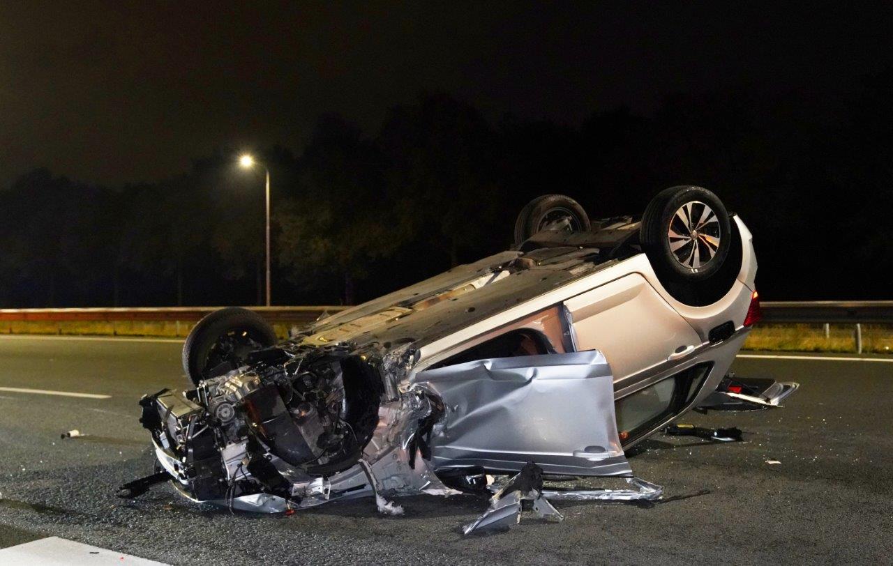 Dronken automobilist veroorzaakt ravage op snelweg