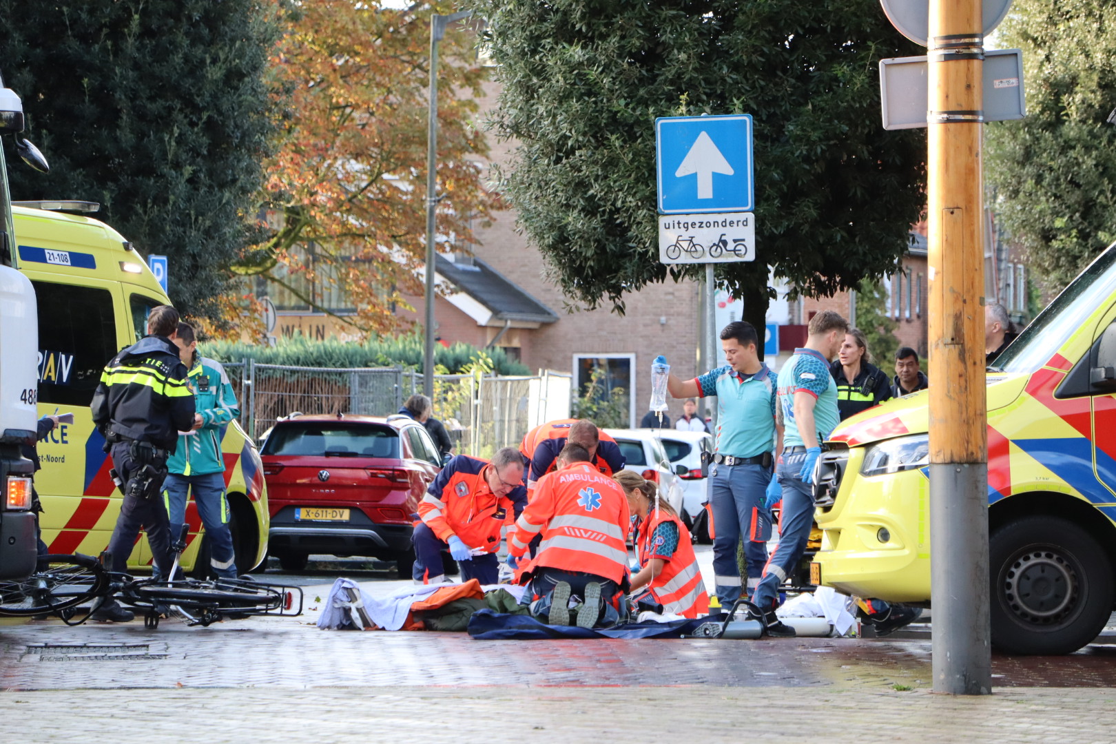Fietser ernstig gewond na botsing met vrachtwagen