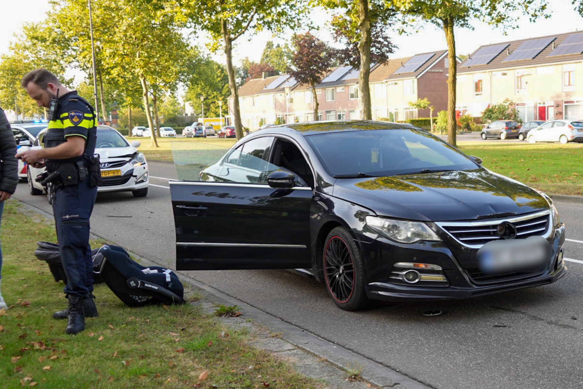 Kop-staart botsing voor oversteekplaats, twee baby’s en kind ongedeerd