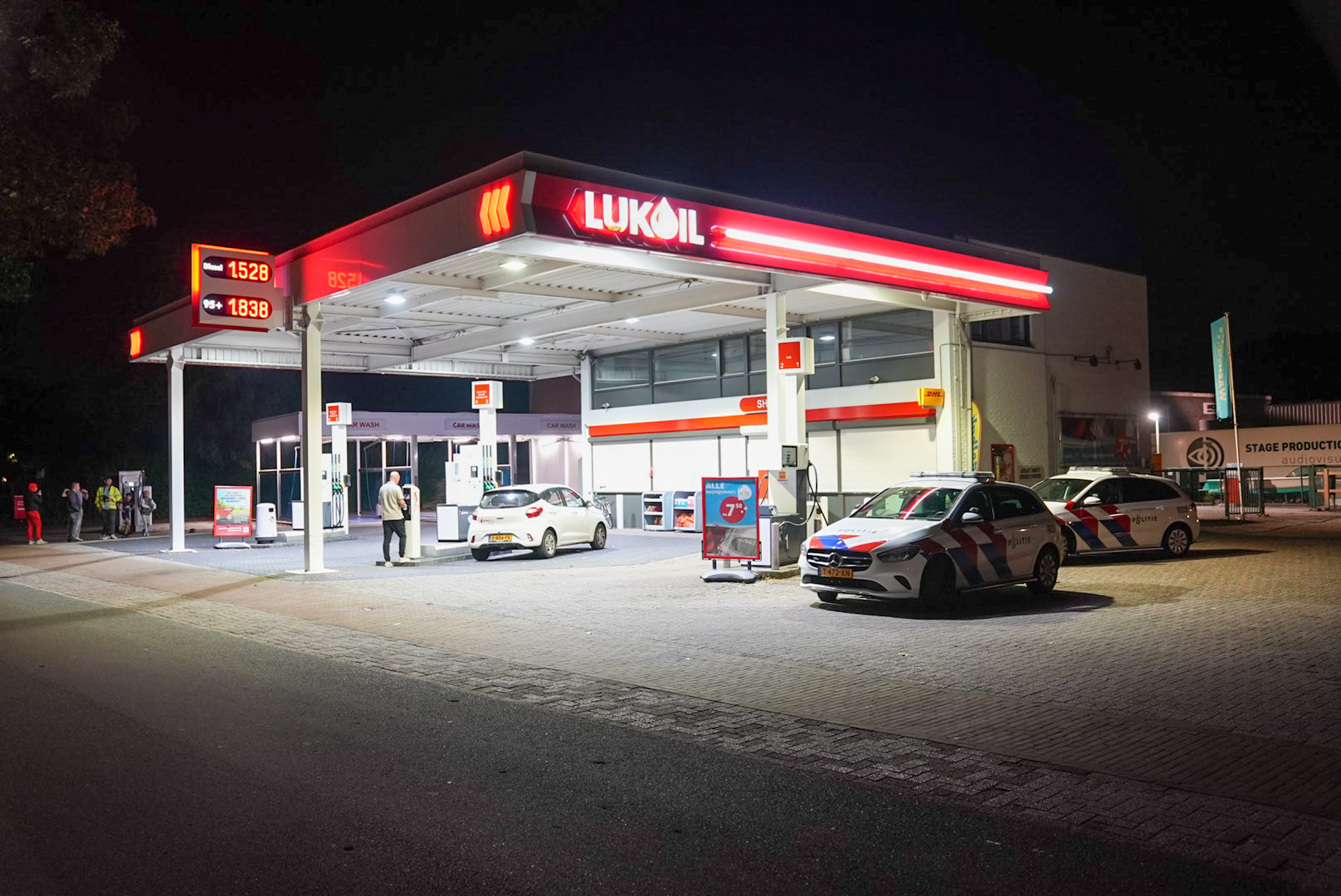 Gewapende overval op tankstation, politiehelikopter zoekt verdachte