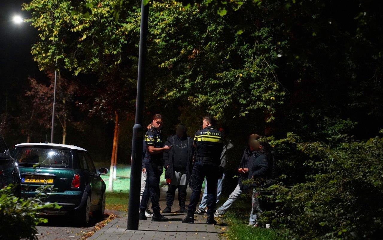 Fietser beroofd van jas, politie doet onderzoek