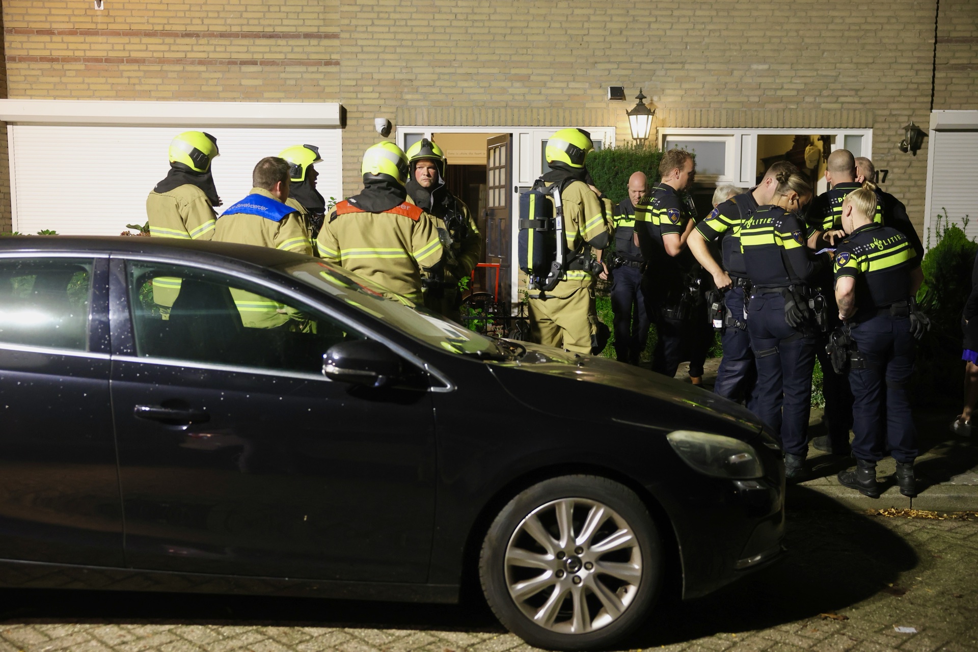 Hulpdiensten massaal uitgerukt na melding over explosie bij woning