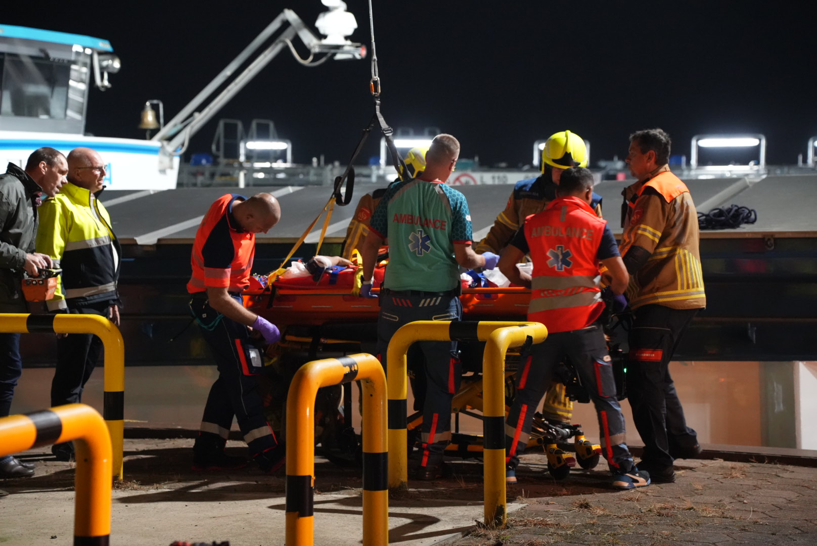 Twee mannen zwaargewond na val in ruim van schip