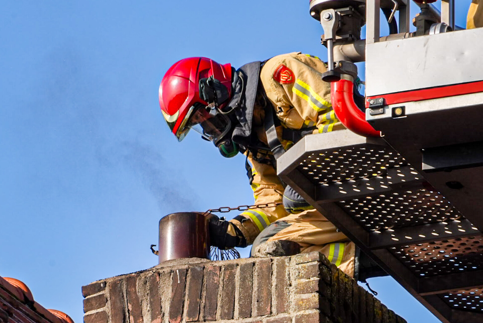 Brandweer heeft schoorsteenbrand snel onder controle