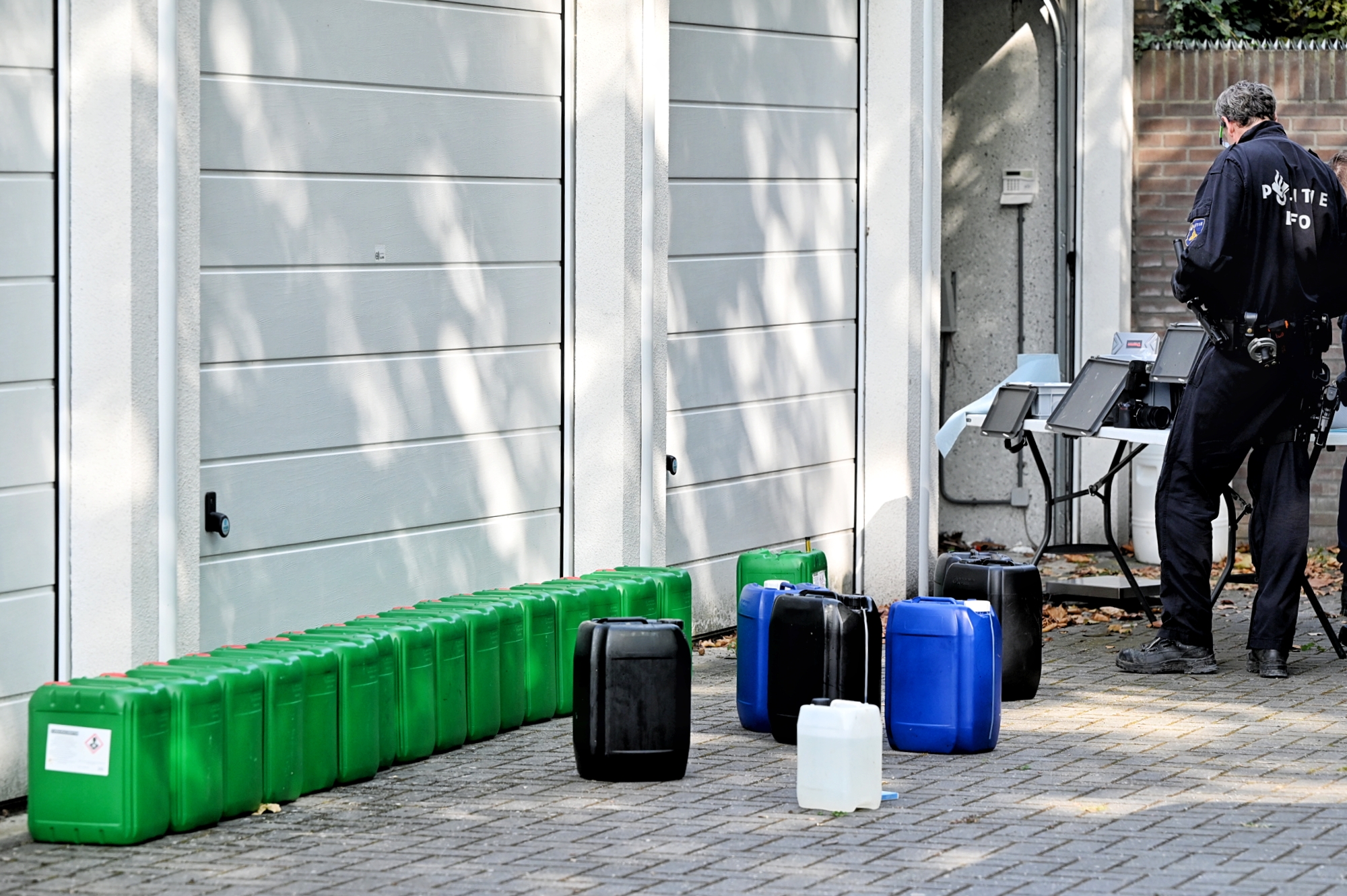 Crystal meth-lab aangetroffen in garagebox