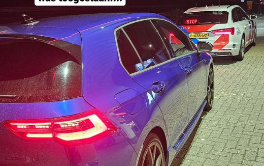 Met ruim 200 per uur scheurt snelheidsduivel de politie voorbij