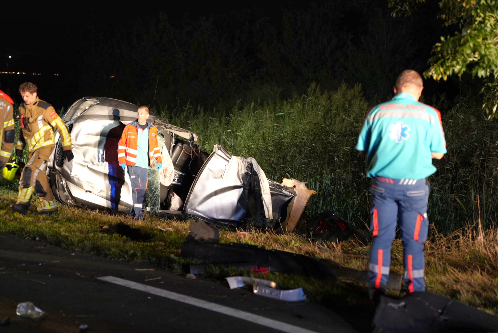 Persoon uit auto geslingerd na ernstig ongeval