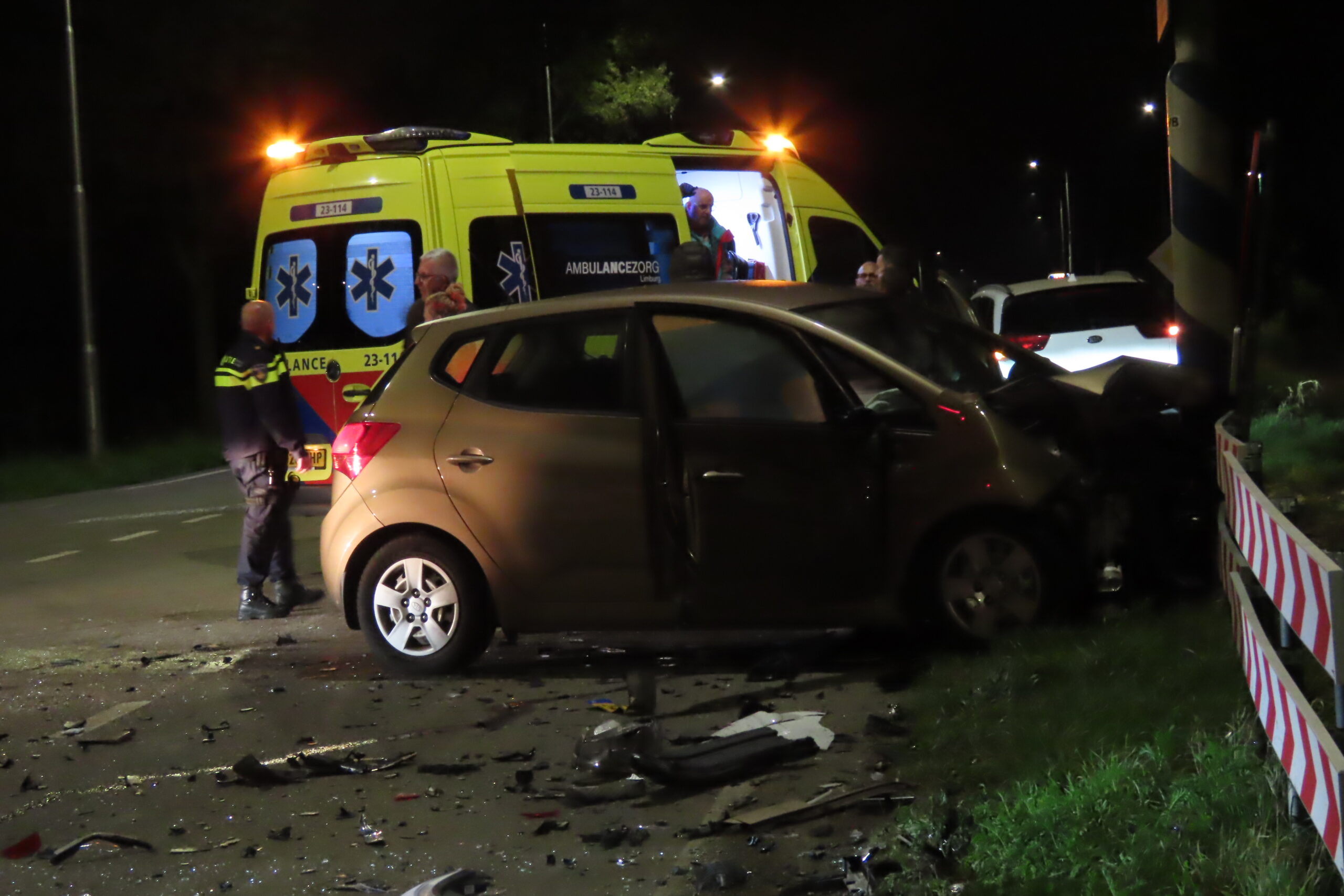 Gewonde na ongeval tussen twee auto’s op kruispunt