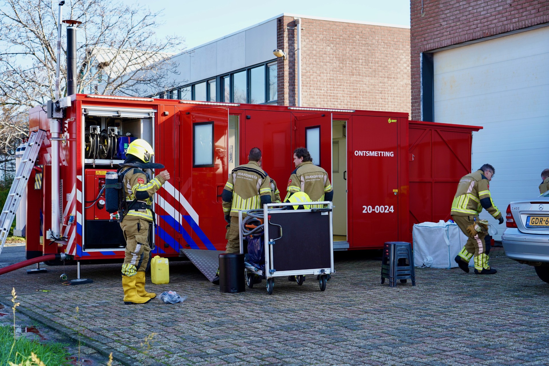 Twee gewonden door chemische brand in oven van bedrijf