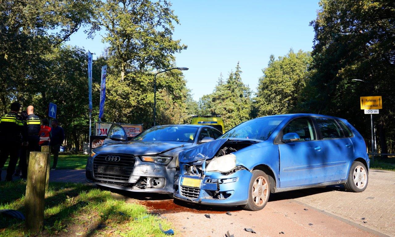 Forse schade na aanrijding door afslaande auto
