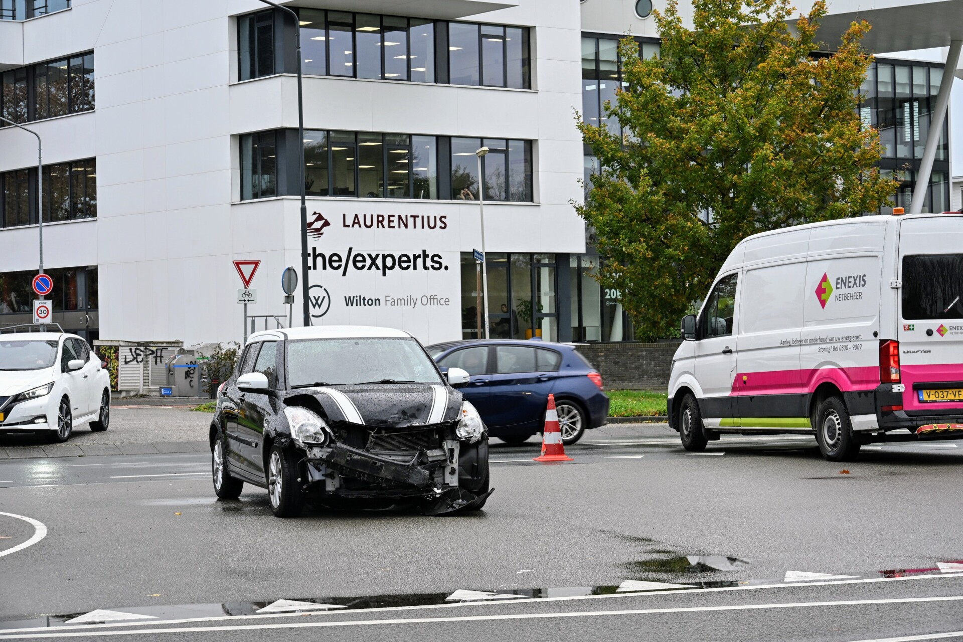 Veel schade bij botsing, niemand gewond