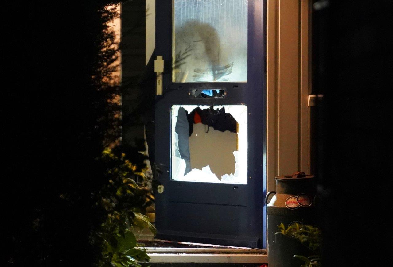 Weer explosie bij woning, ook dit keer verband met de ‘dakdekkersoorlog’