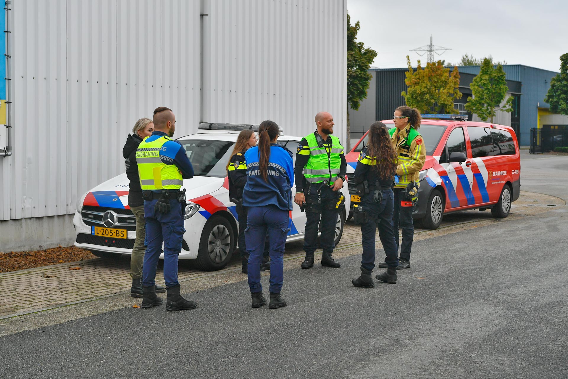 Grondstoffen voor drugsproductie ontdekt in loods
