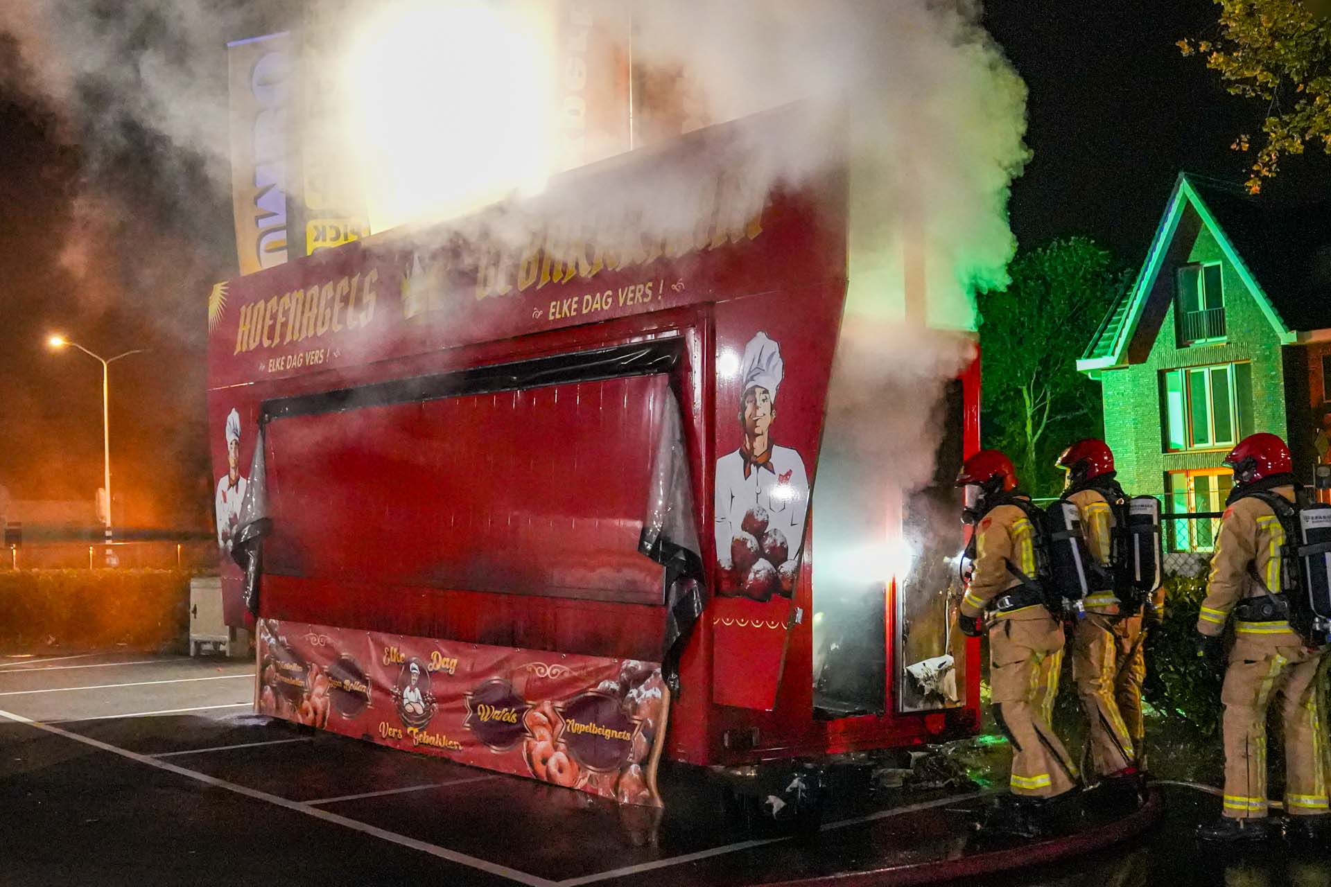 Oliebollenkraam door brand verwoest