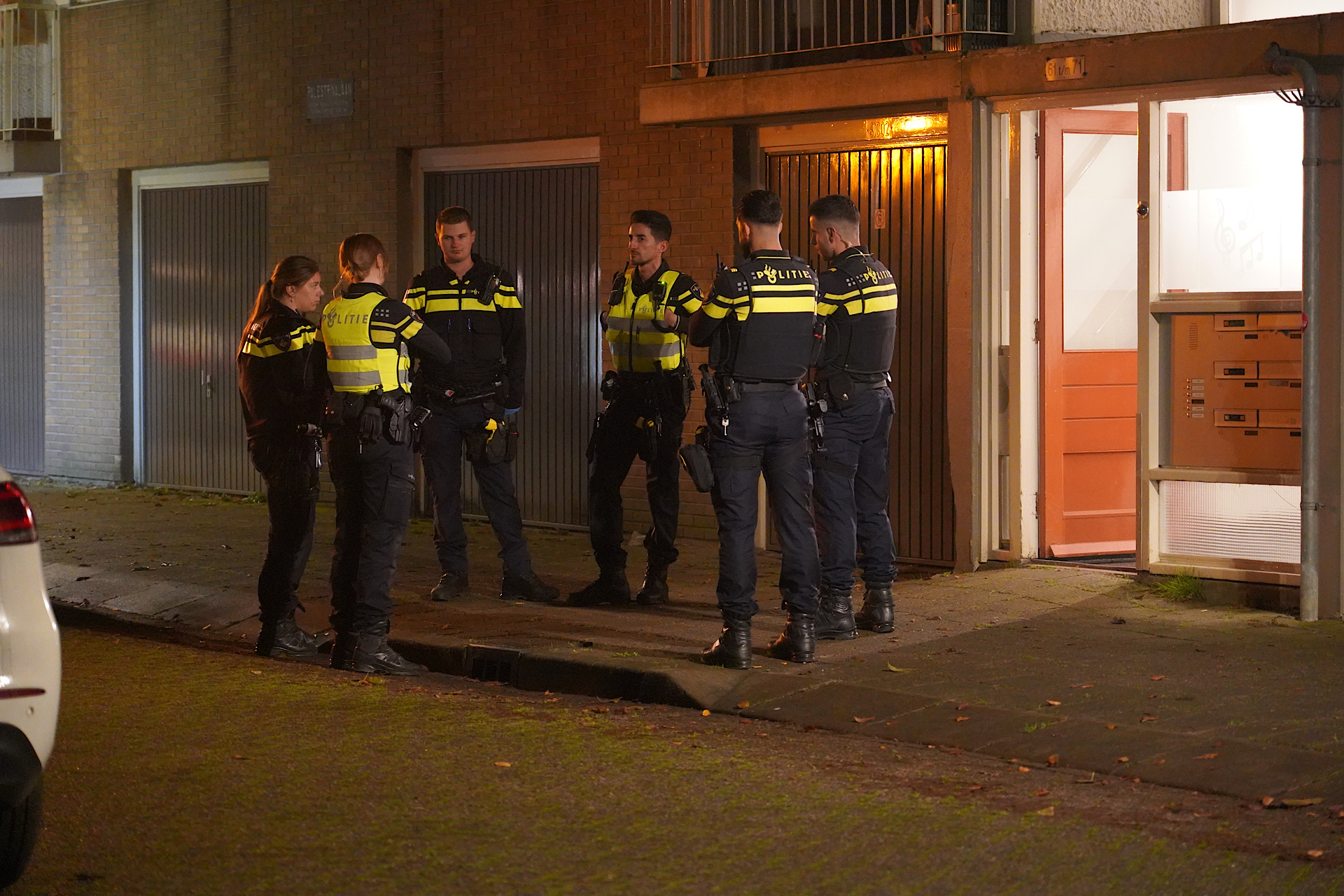 Onderzoek naar exploitant van illegale hennepkwekerij en stekkerij - 112 Nederland