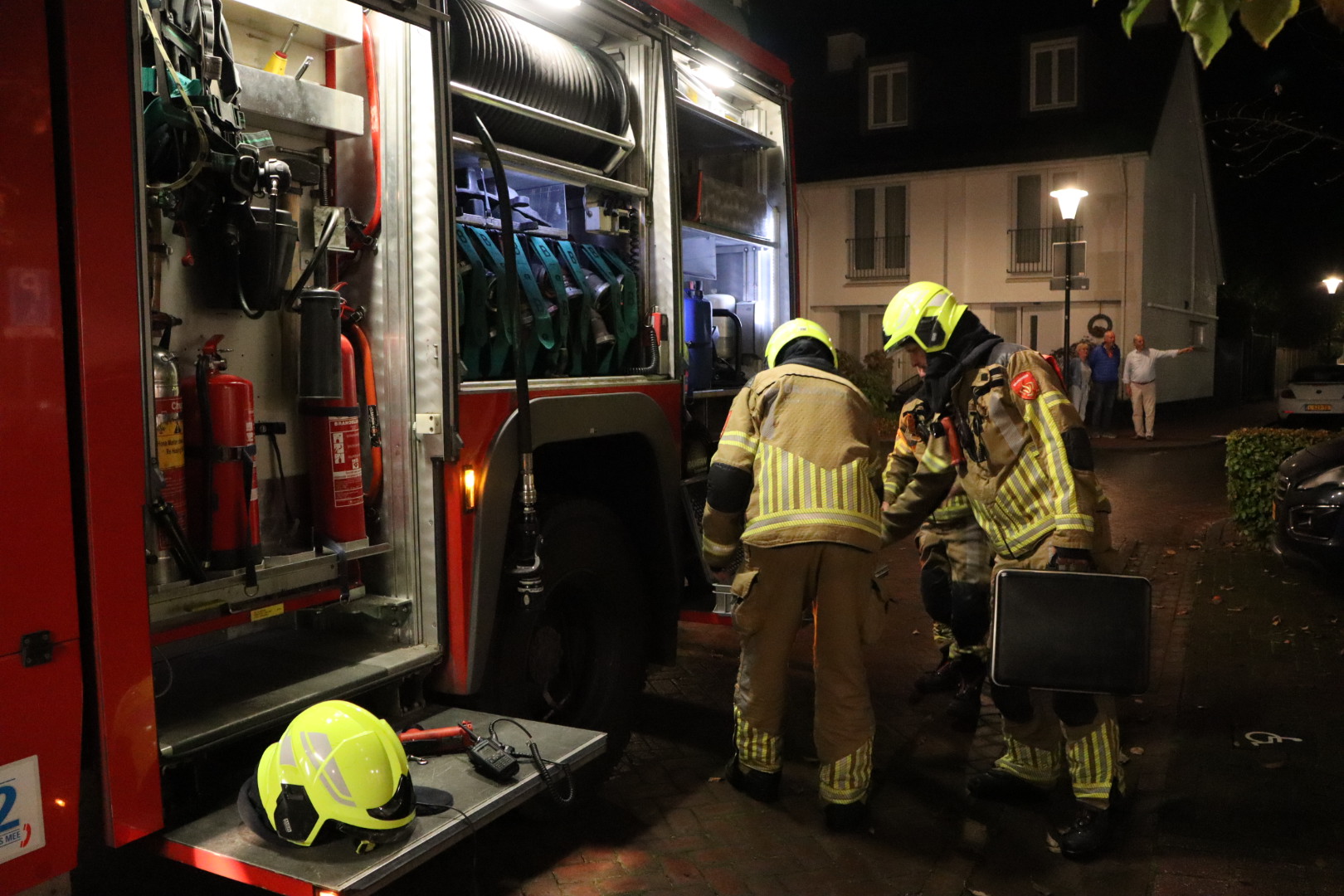 Brandweer gealarmeerd voor ovenwanten in magnetron