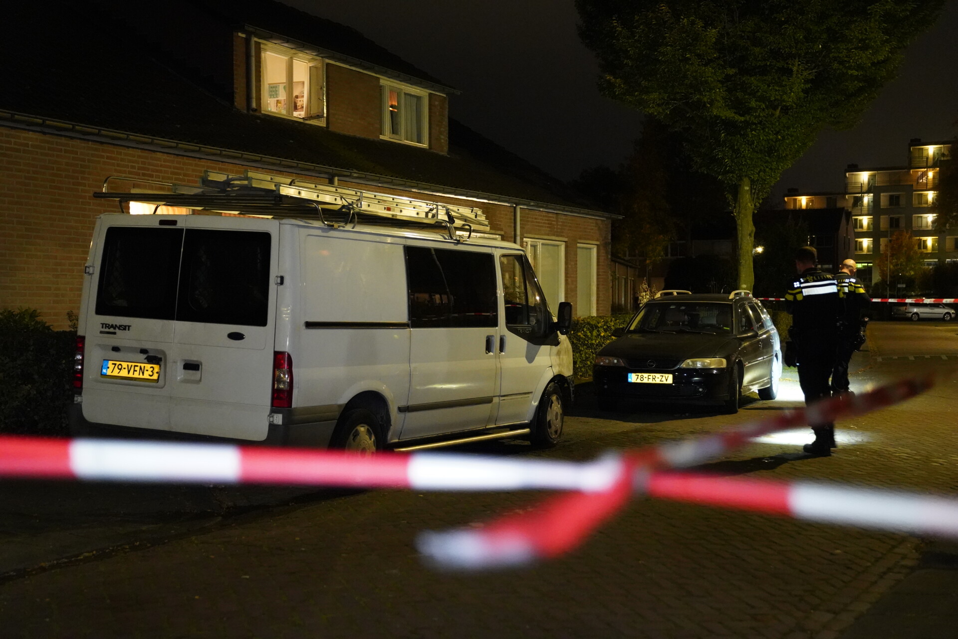 Opnieuw explosie bij dakdekkers bus