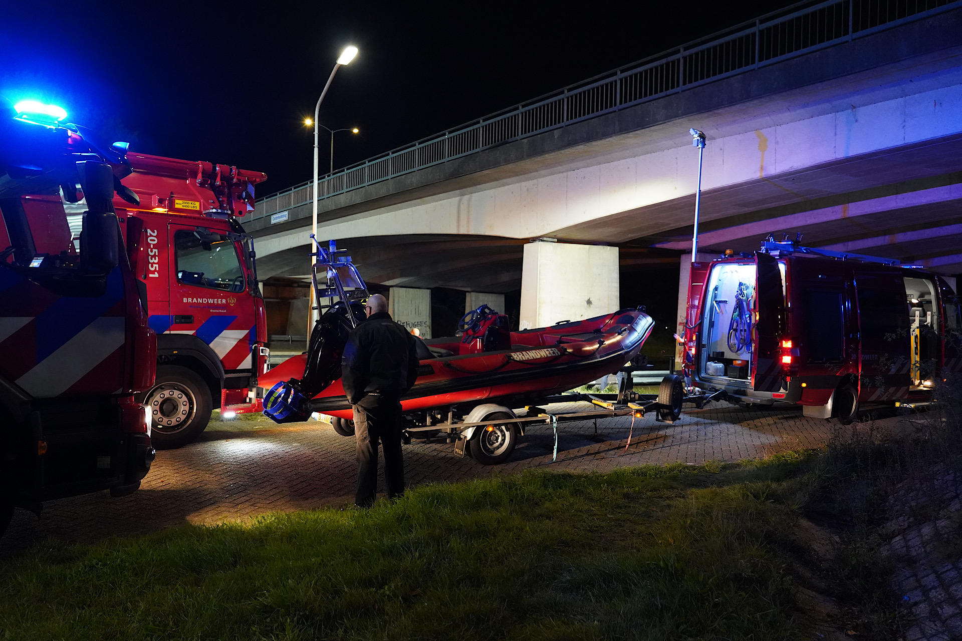 Hulpdiensten Rukken Massaal Uit Voor Persoon Te Water - 112Brabant