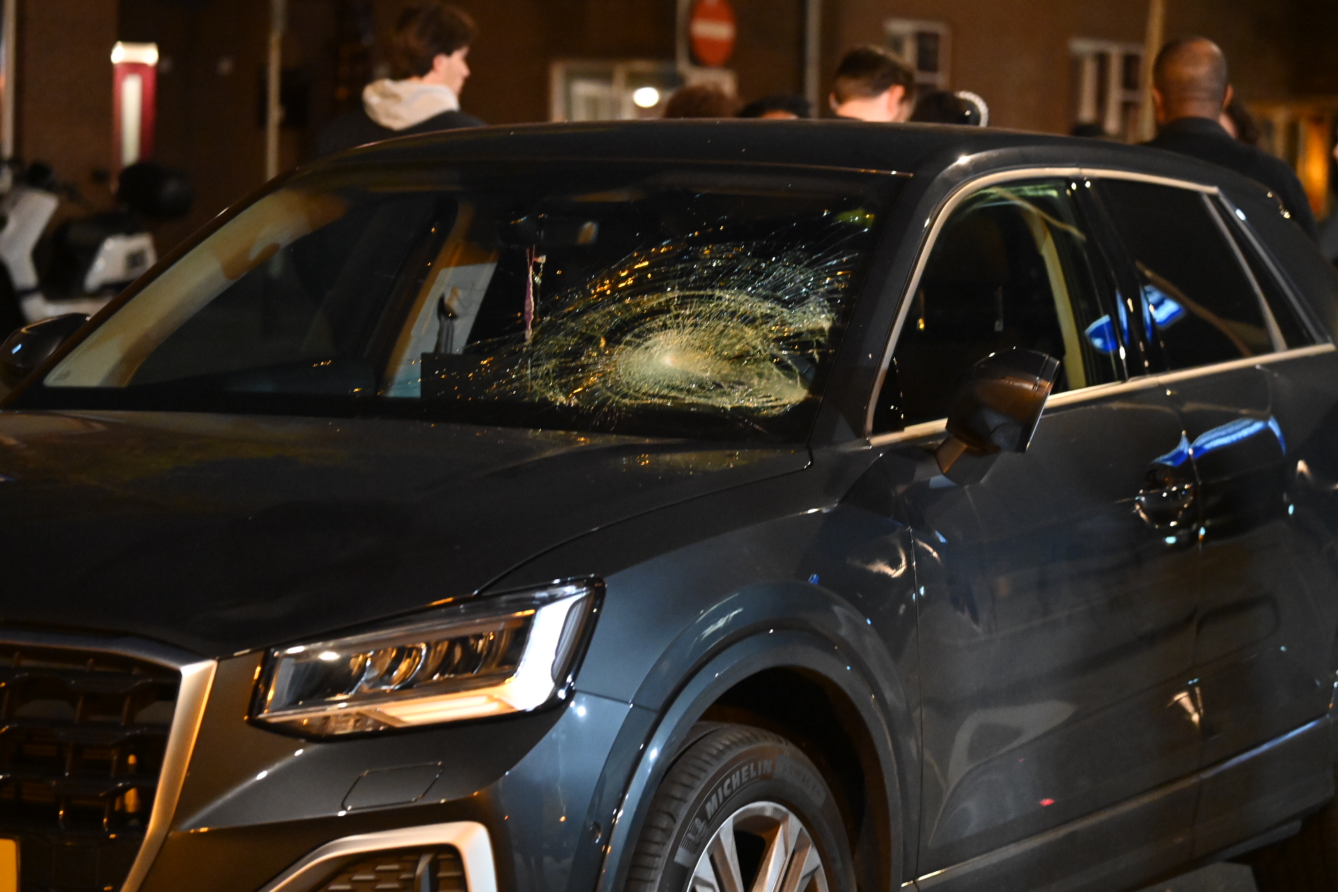 Voetganger aangereden door automobilist op zebrapad