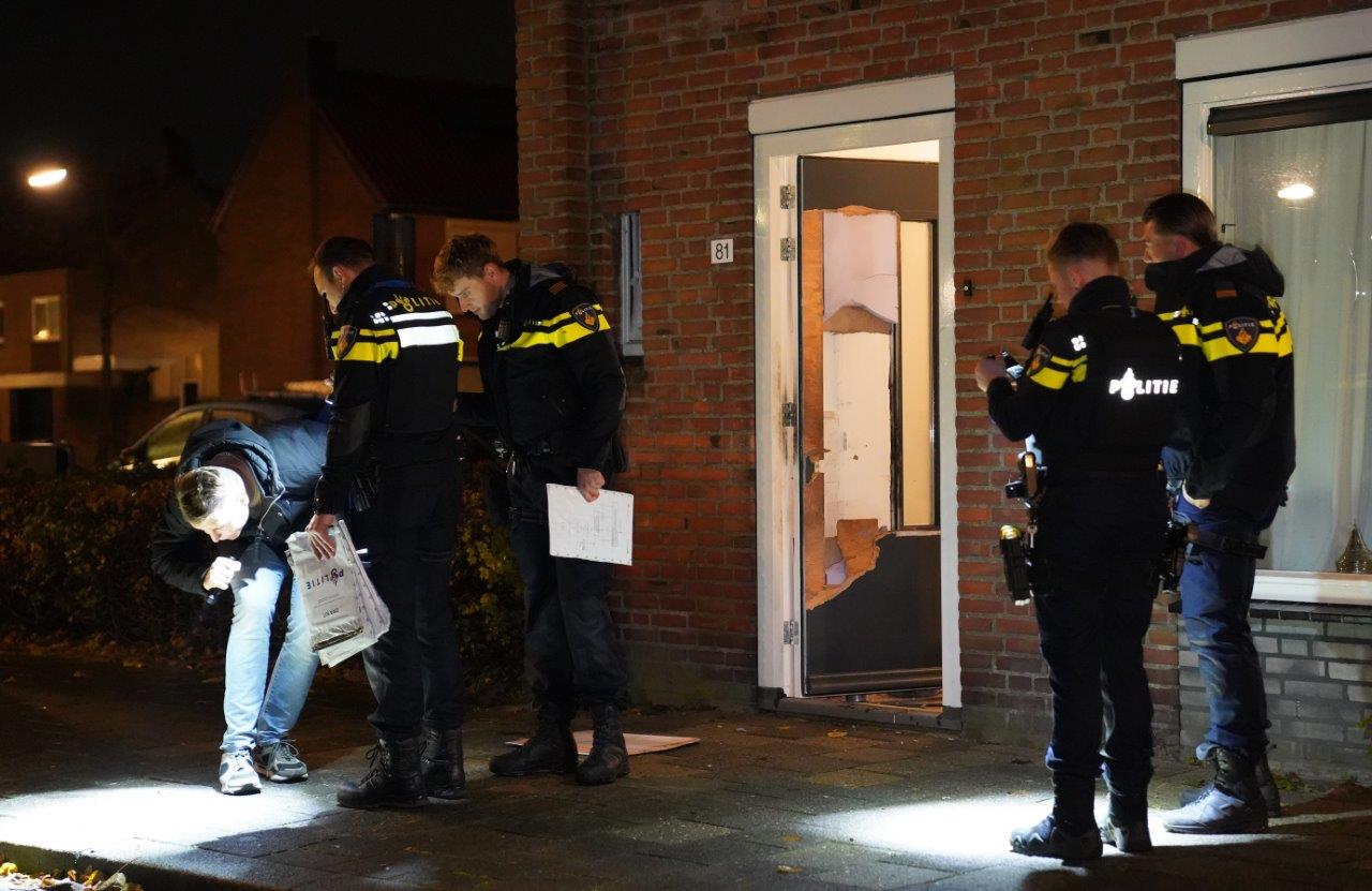 Opnieuw voordeur van huis vernield door explosie