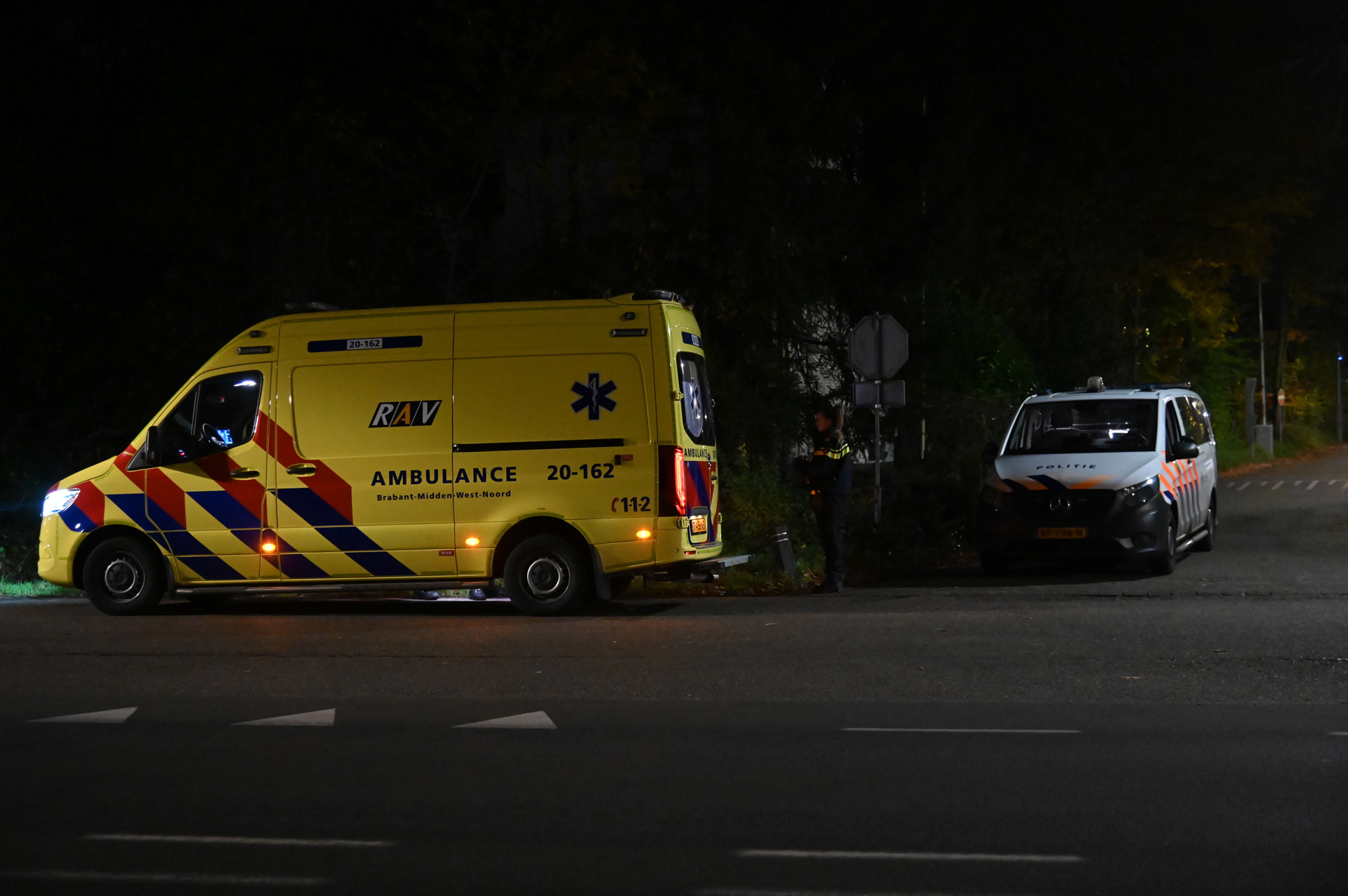 Gewonde na mogelijke steekpartij bij AZC