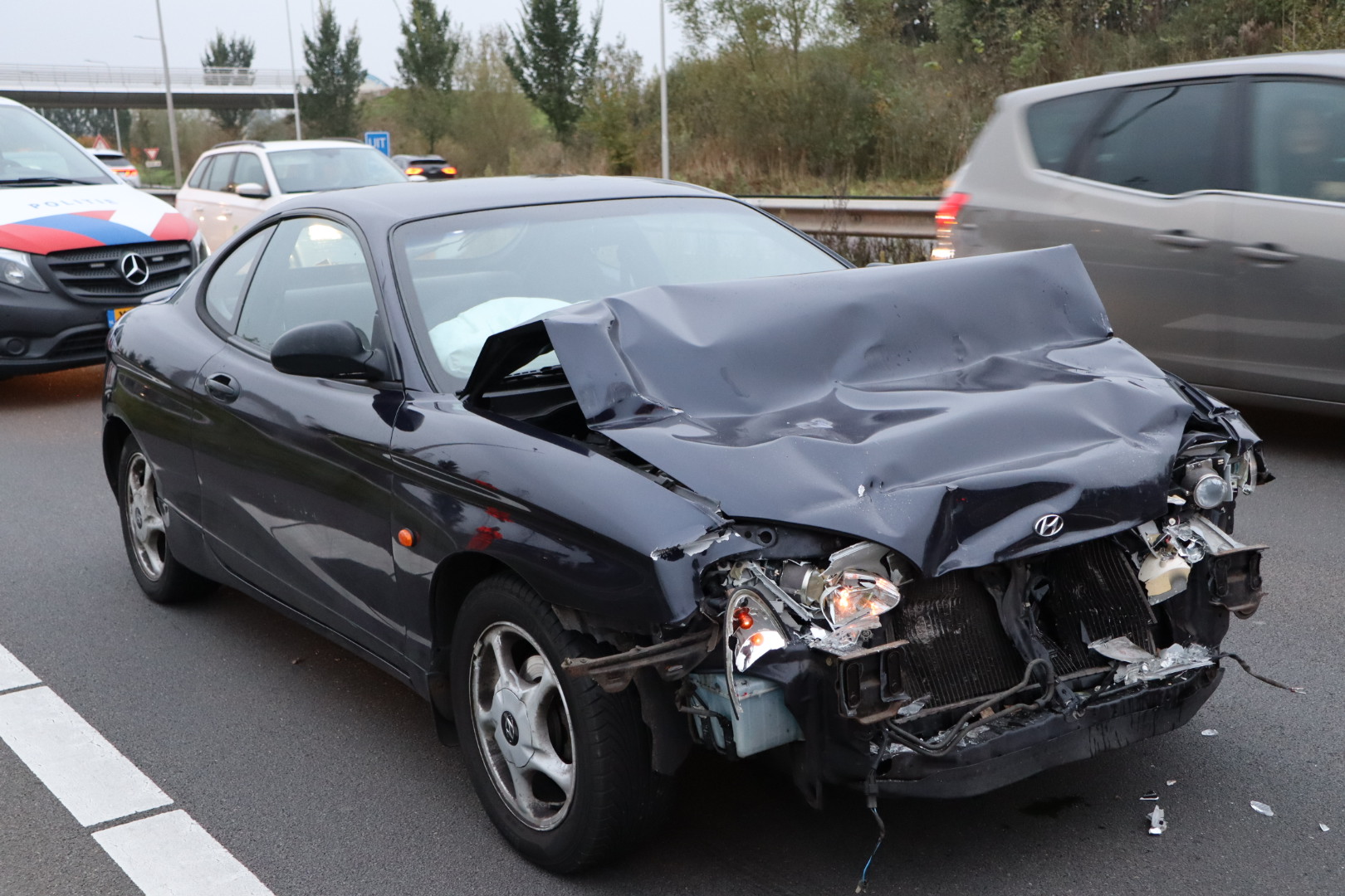 Botsing tussen vijf voertuigen zorgt voor veel schade en lange file