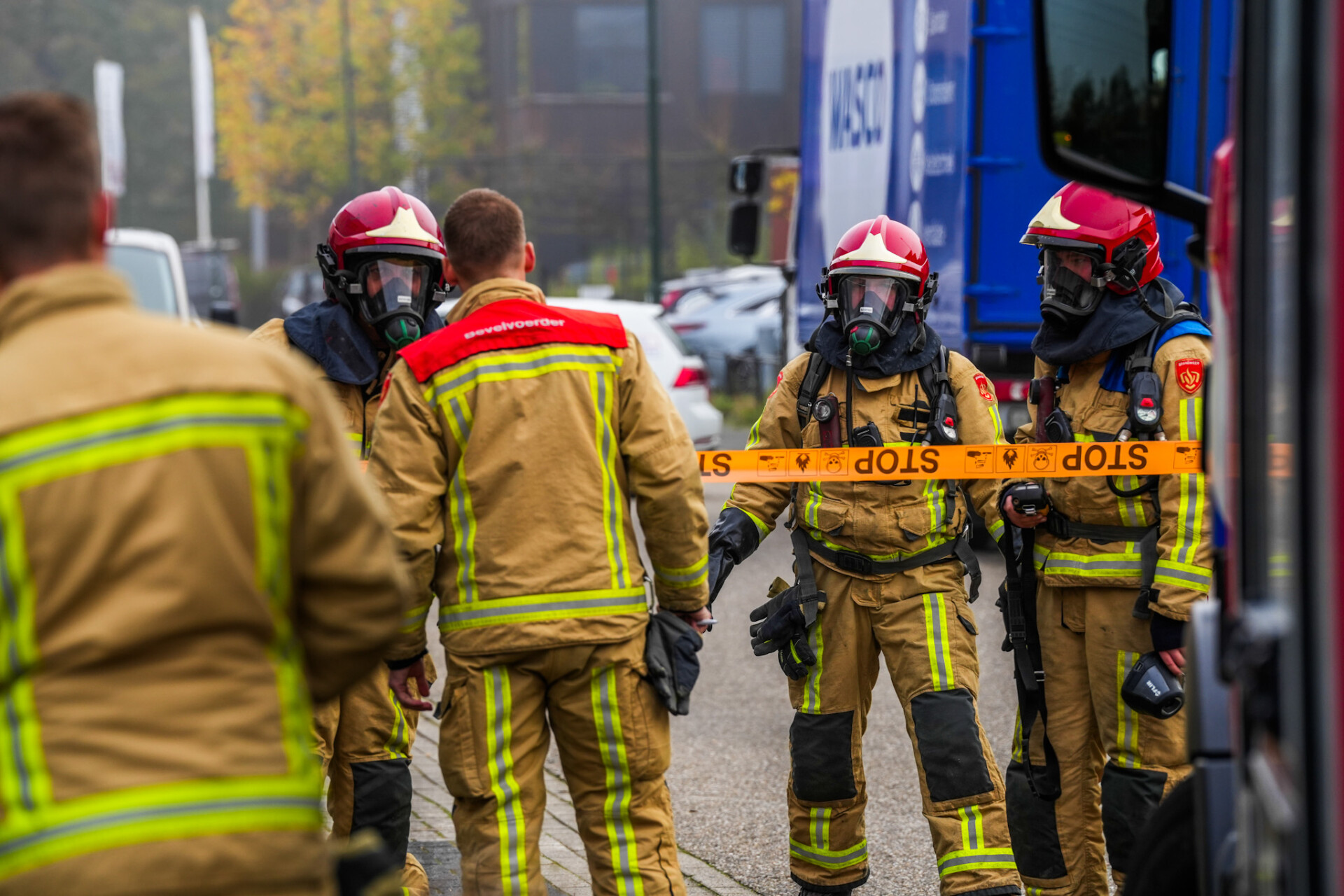 Jerrycan lekt in vrachtwagen, persoon onwel