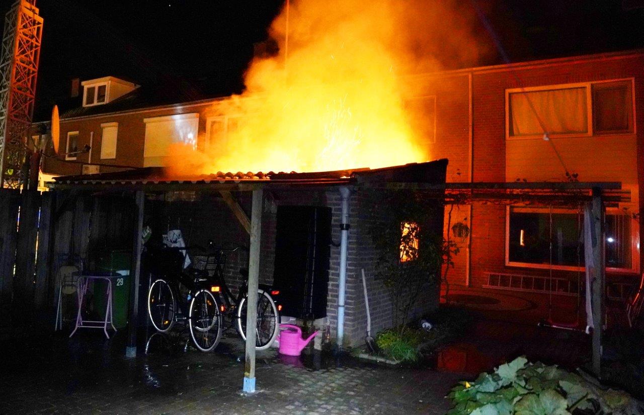 Waterleiding gesprongen tijdens bluswerkzaamheden
