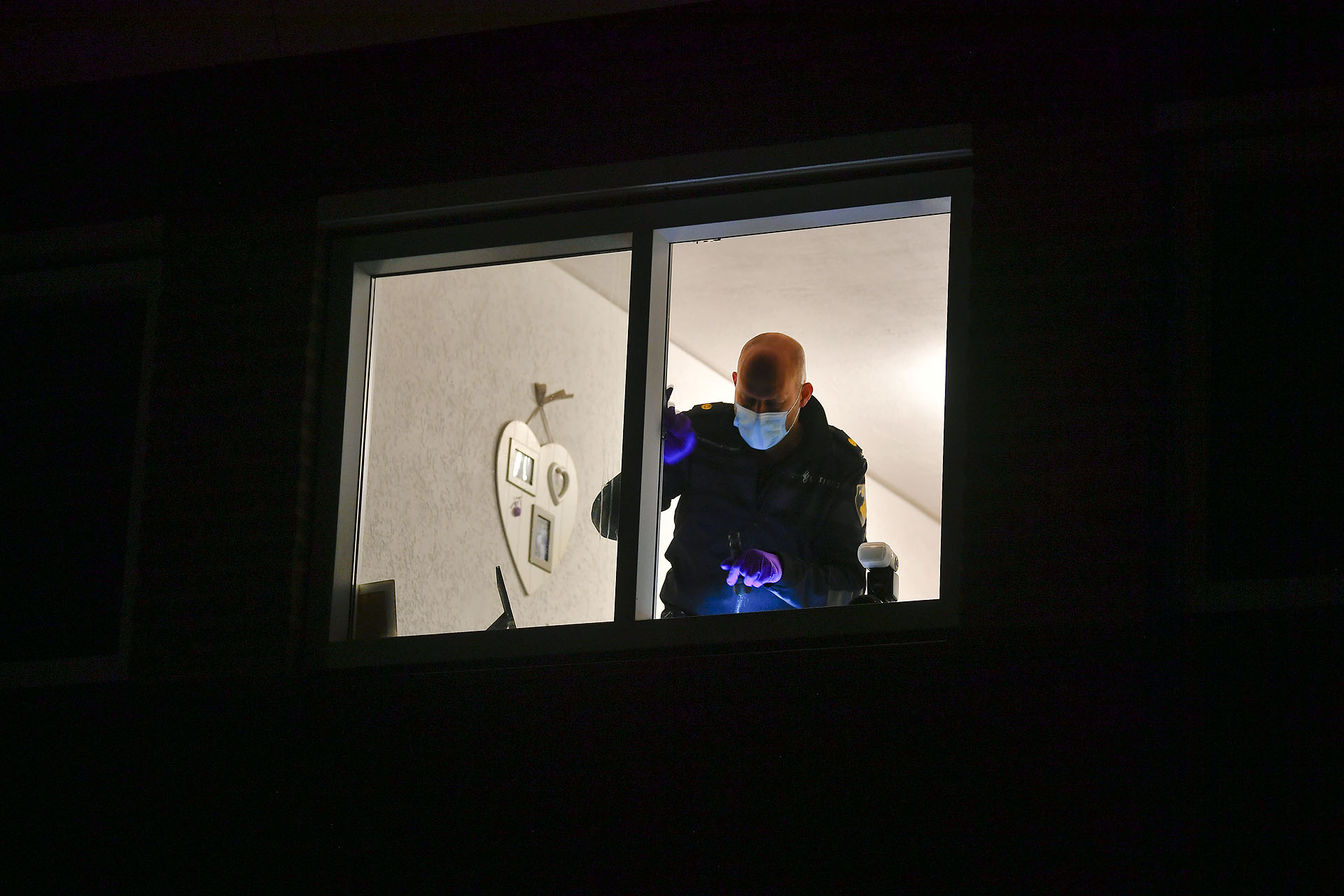 Woning meerdere keren beschoten terwijl bewoners thuis zijn
