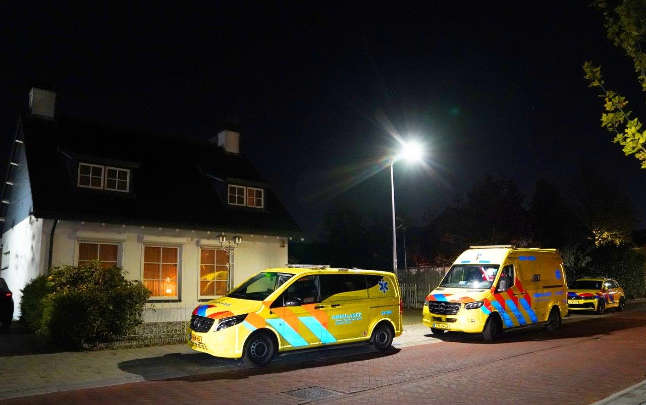 Zwaargewonde bij steekpartij in woning, verdachte aangehouden