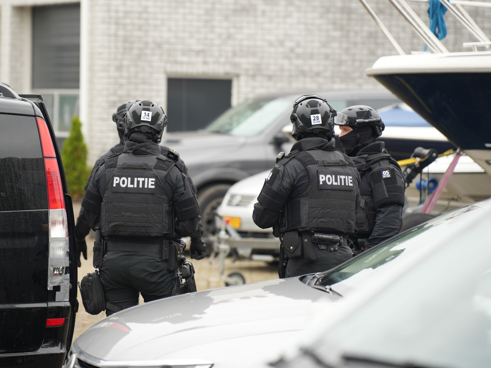 Politie vindt drugslab, man aangehouden