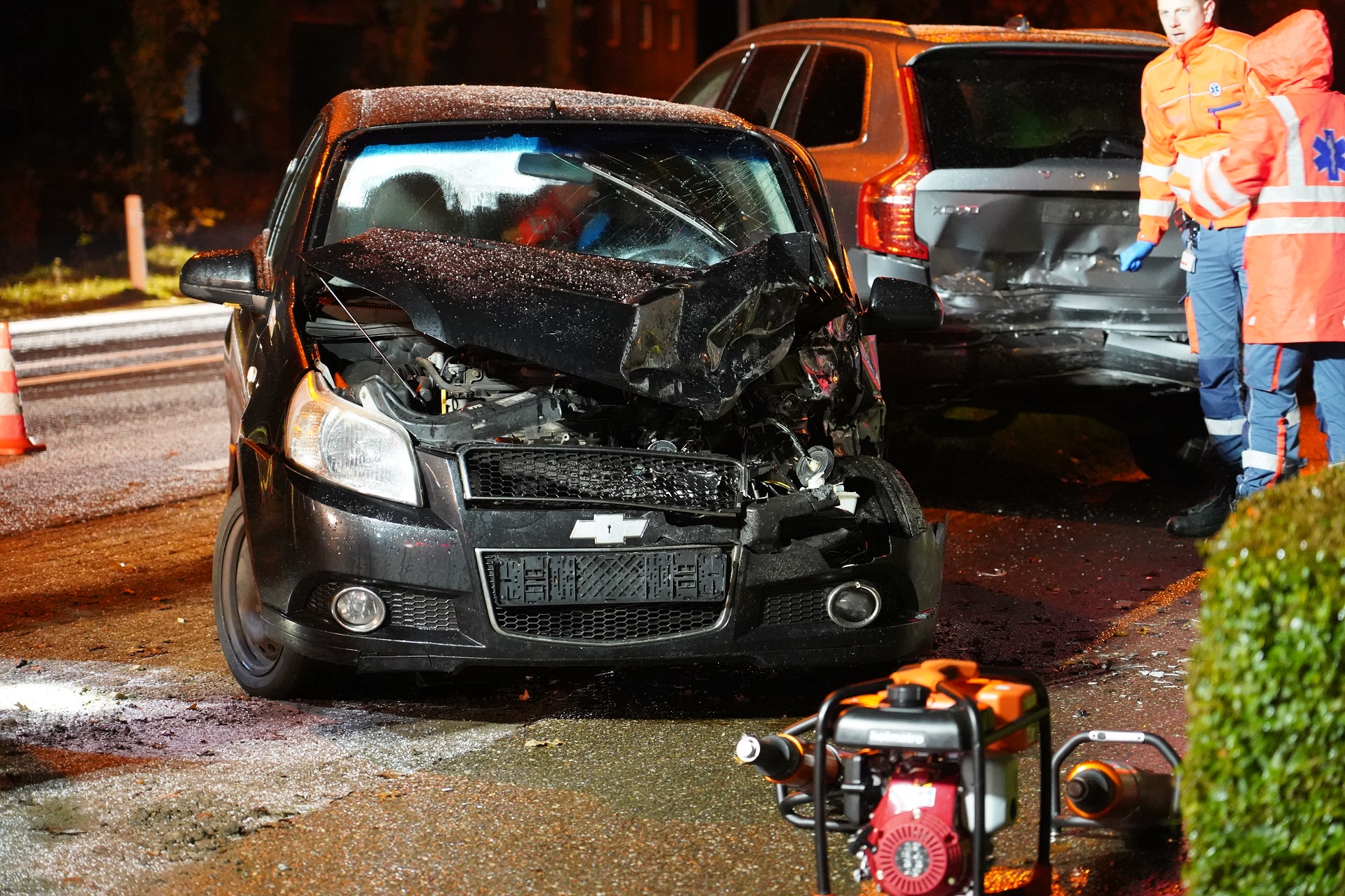 Automobilist bekneld na ongeval, mogelijk door gladheid