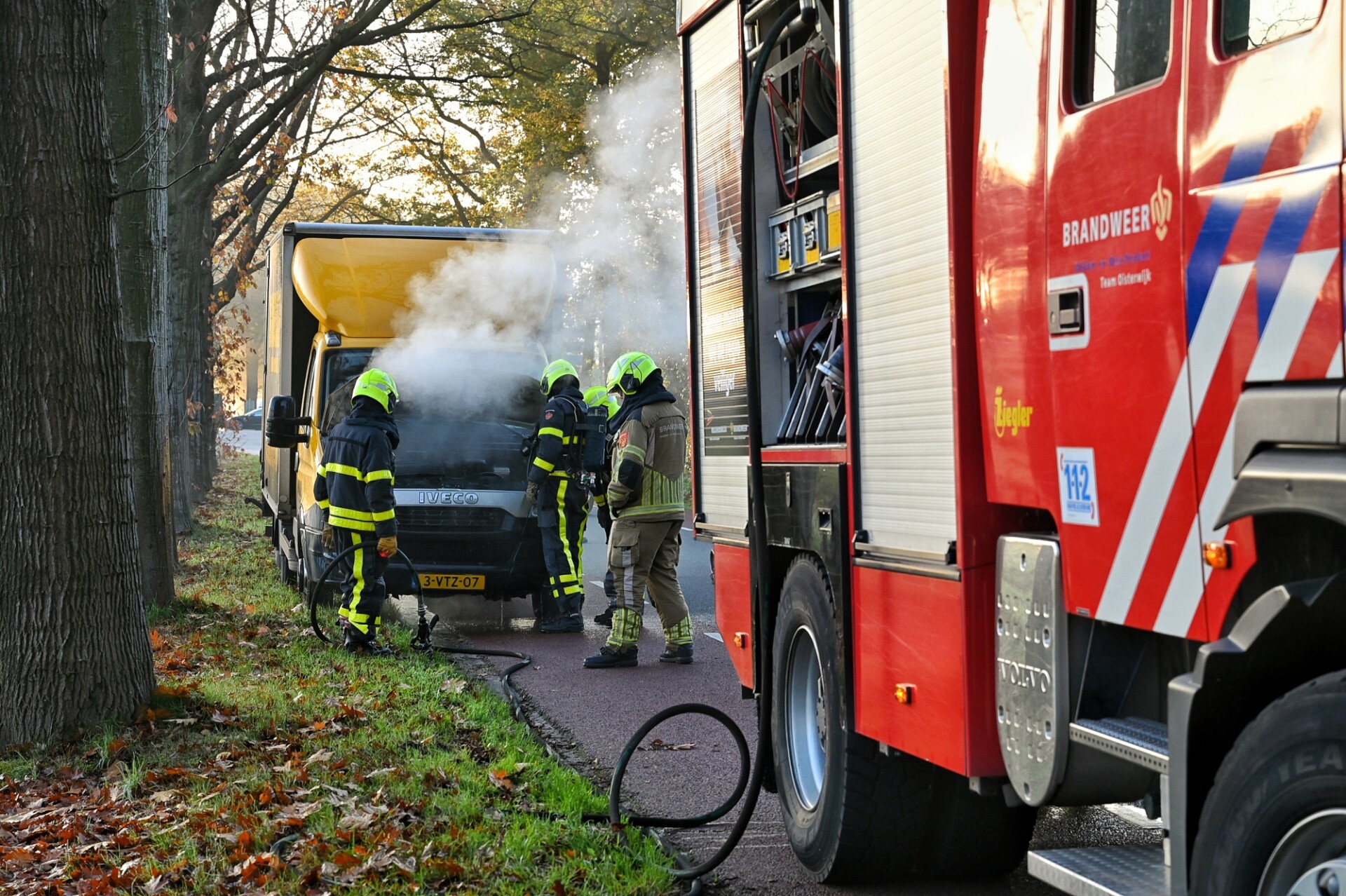 Vastgelopen koppeling zorgt voor brand in bakwagen