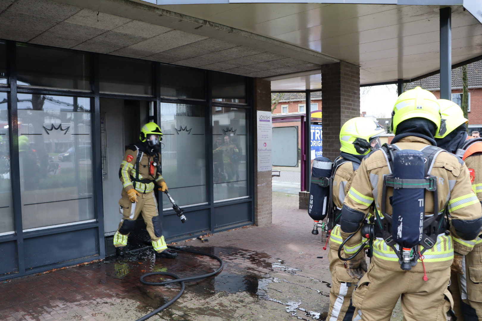 Veel rook en waterschade bij brand in schoonheidssalon