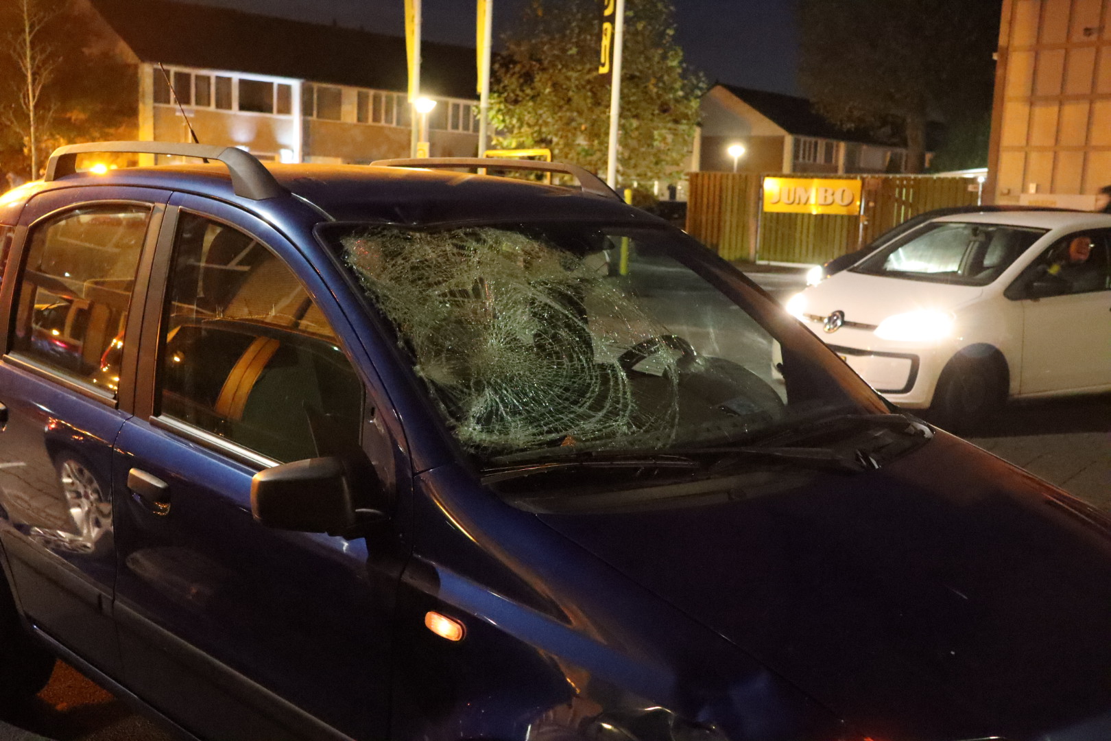 Twee fietsers gewond na botsing met auto