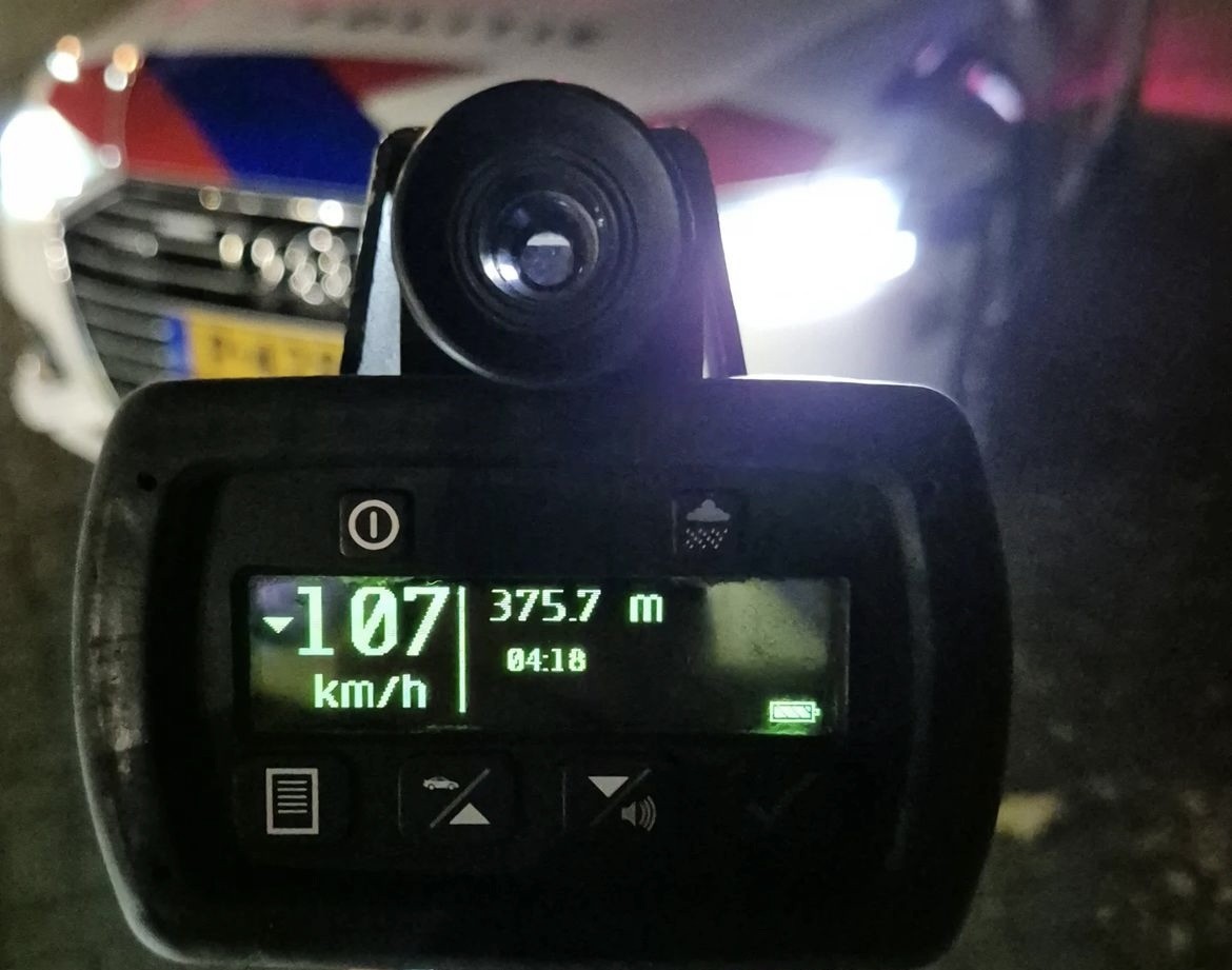 Beginnend bestuurder rijdt 57 km/u te hard en moet rijbewijs inleveren