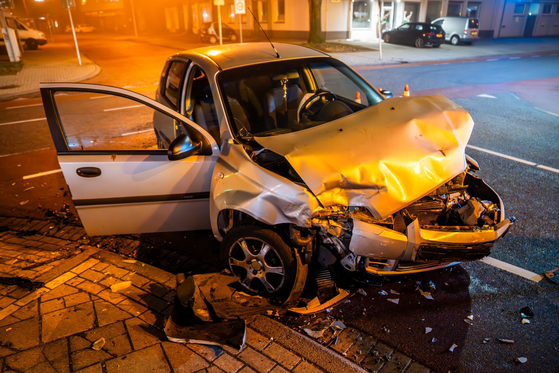 Vijf personen nagekeken in ambulance na forse aanrijding