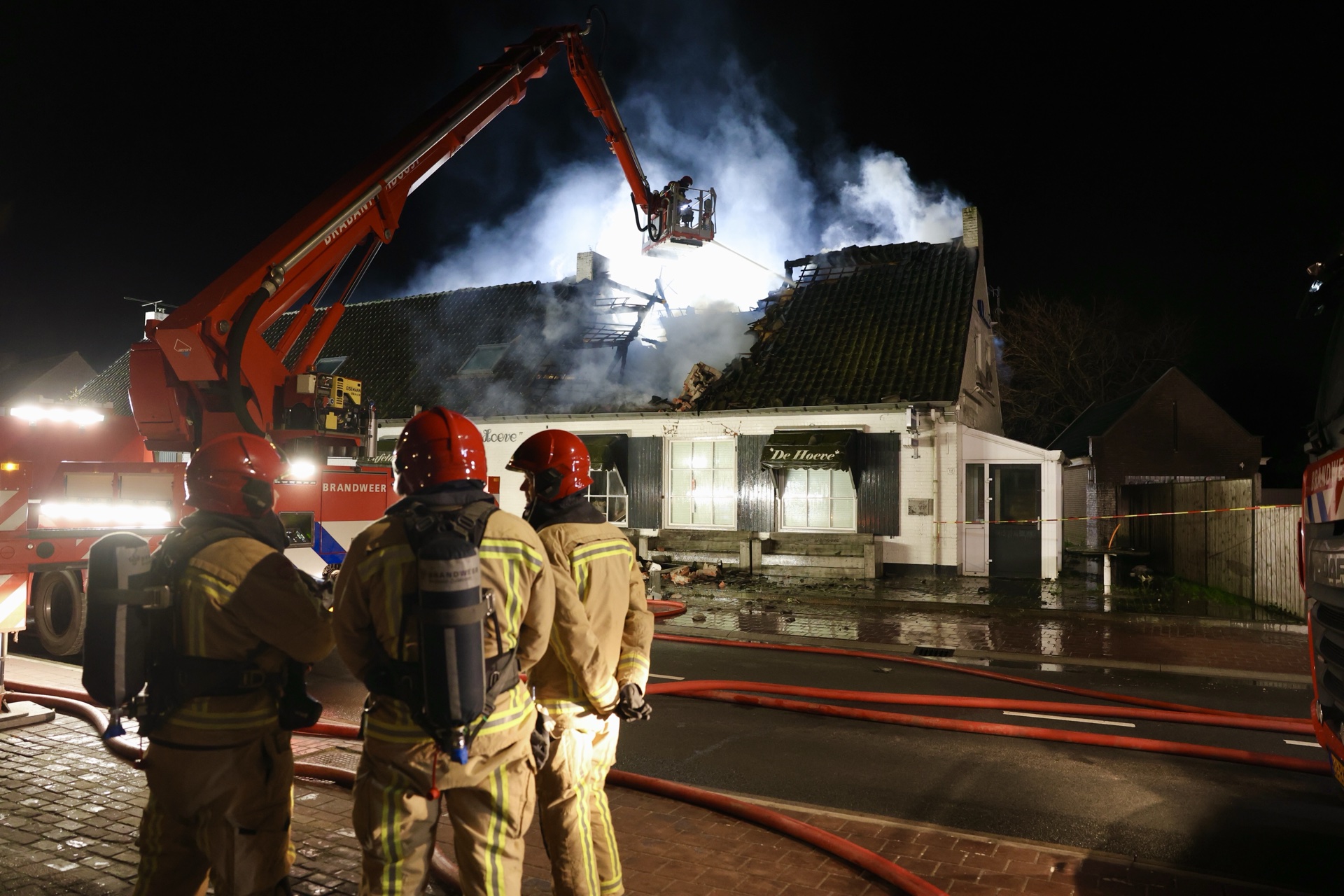 Brand verwoest voormalig café-cafetaria