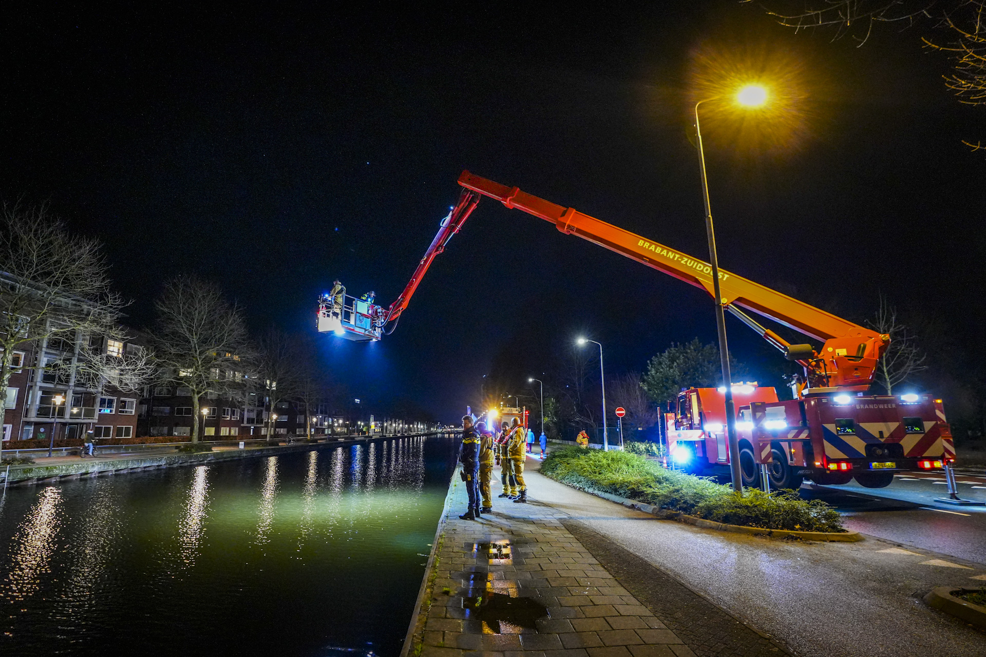 Zoektocht in water nadat omstander ‘plons’ hoort tijdens vechtpartij