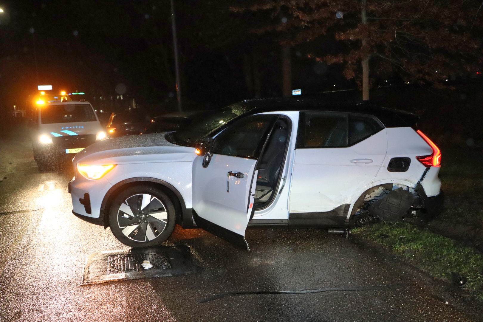 Dronken bestuurster botst op tegemoetkomende auto