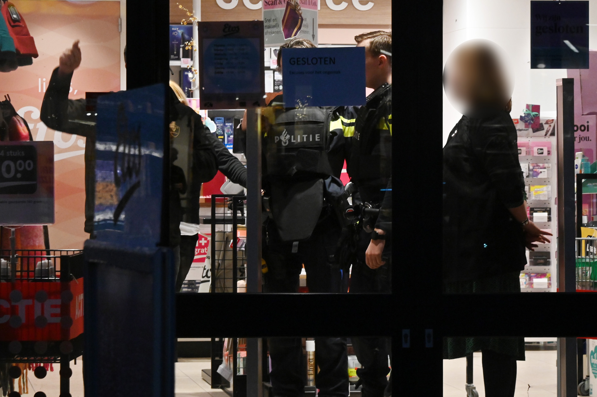 Politie zoekt dader van gewapende overval op Etos