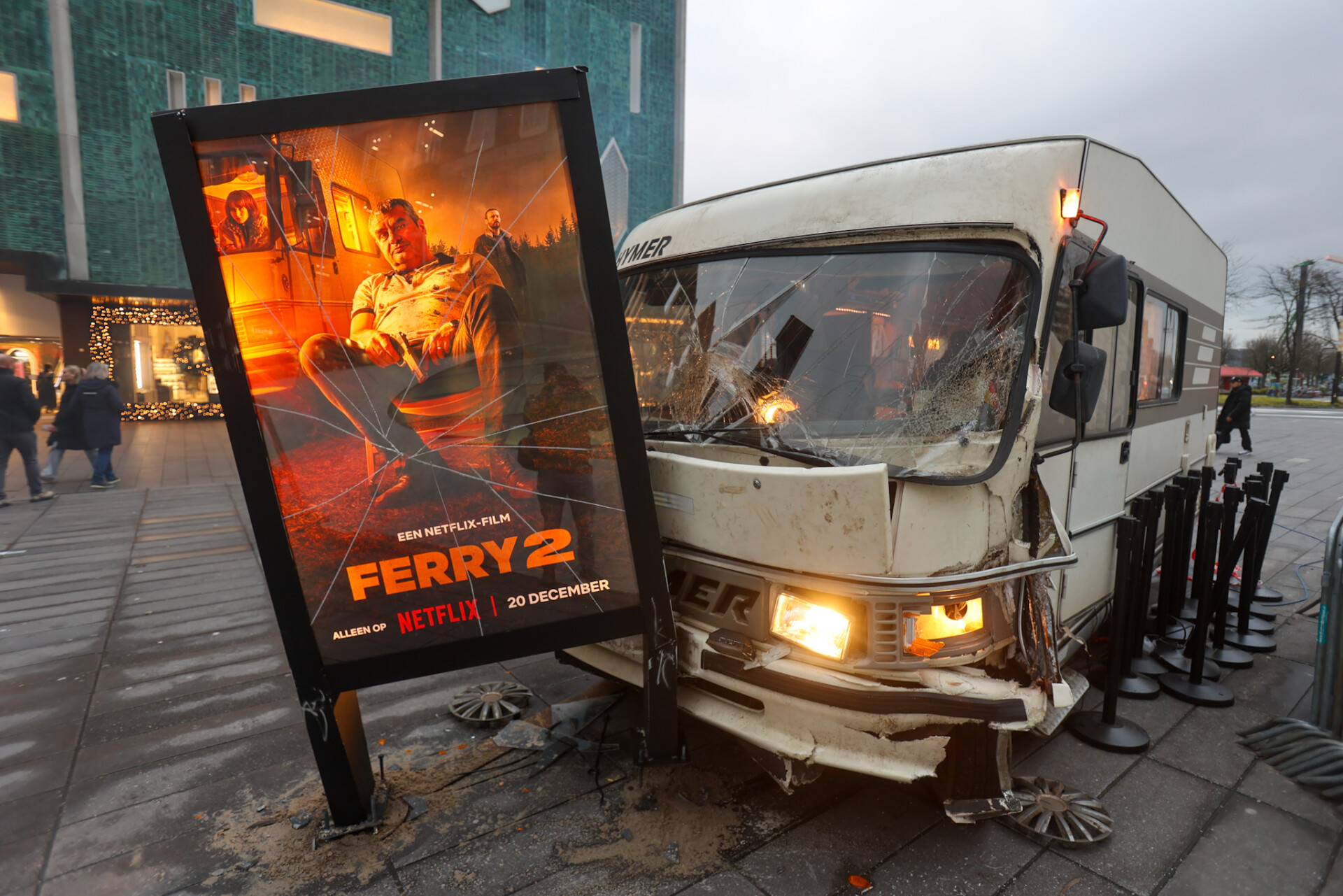 Camper van Netflix-crimineel Ferry ‘gecrasht’ in Eindhoven