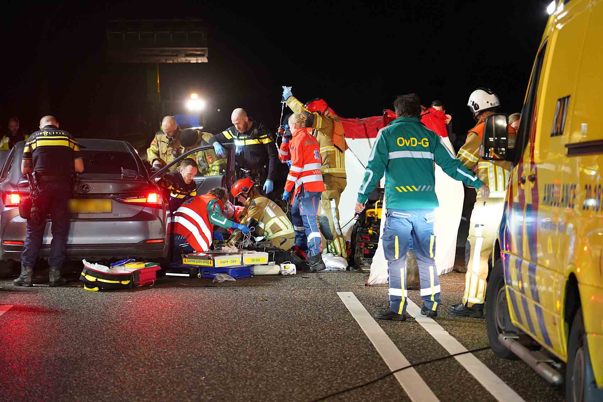 Drie gewonden bij zwaar ongeval, een slachtoffer gereanimeerd